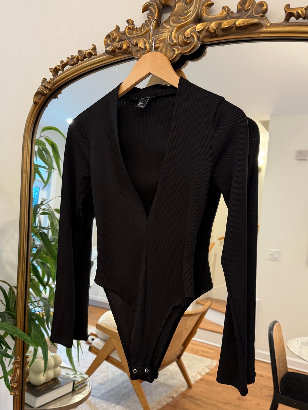 F21 Black Long-Sleeve V-Neck Bodysuit